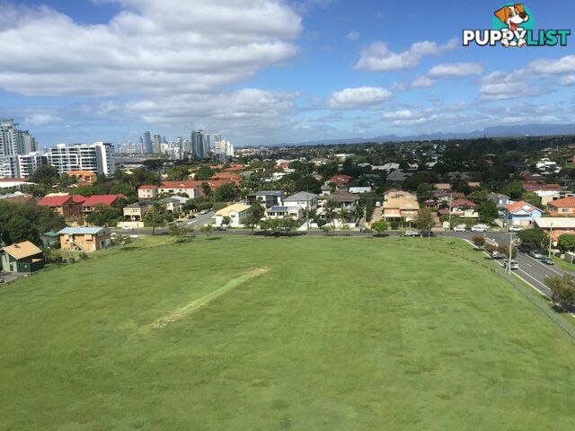 17 BATH STREET LABRADOR LABRADOR QLD 4215