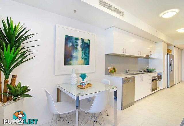 17 BATH STREET LABRADOR LABRADOR QLD 4215