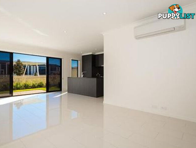 1 Ancora Cresent Ancora Crescent HOPE ISLAND QLD 4212