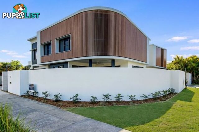 1 2 St Pauls Place ISLE OF CAPRI QLD 4217