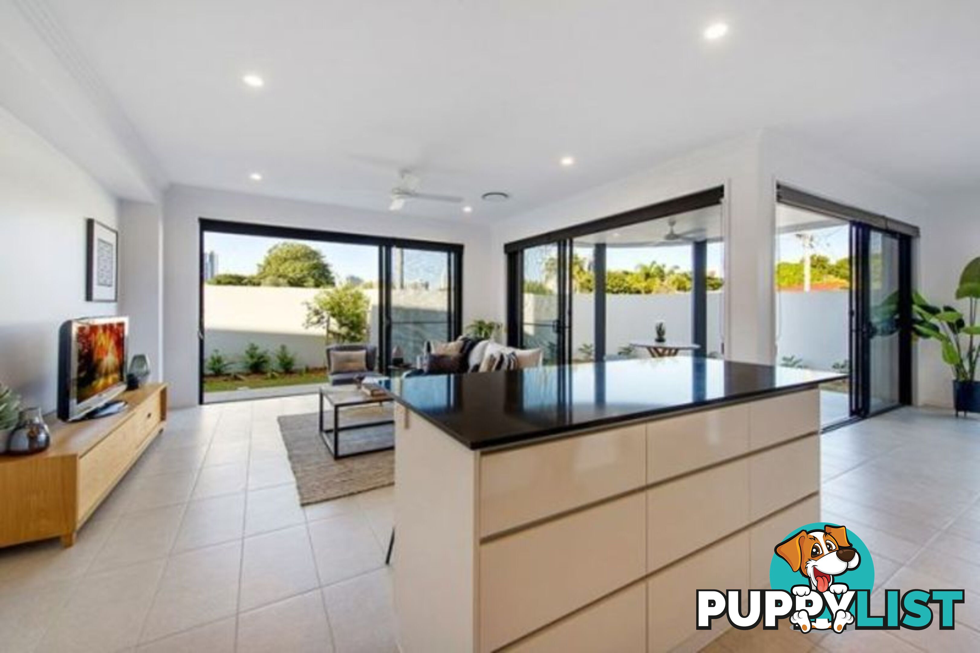 1 2 St Pauls Place ISLE OF CAPRI QLD 4217