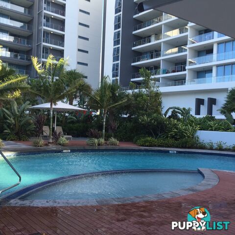 25 EAST QUAY DRIVE BIGGERA WATERS QLD 4216