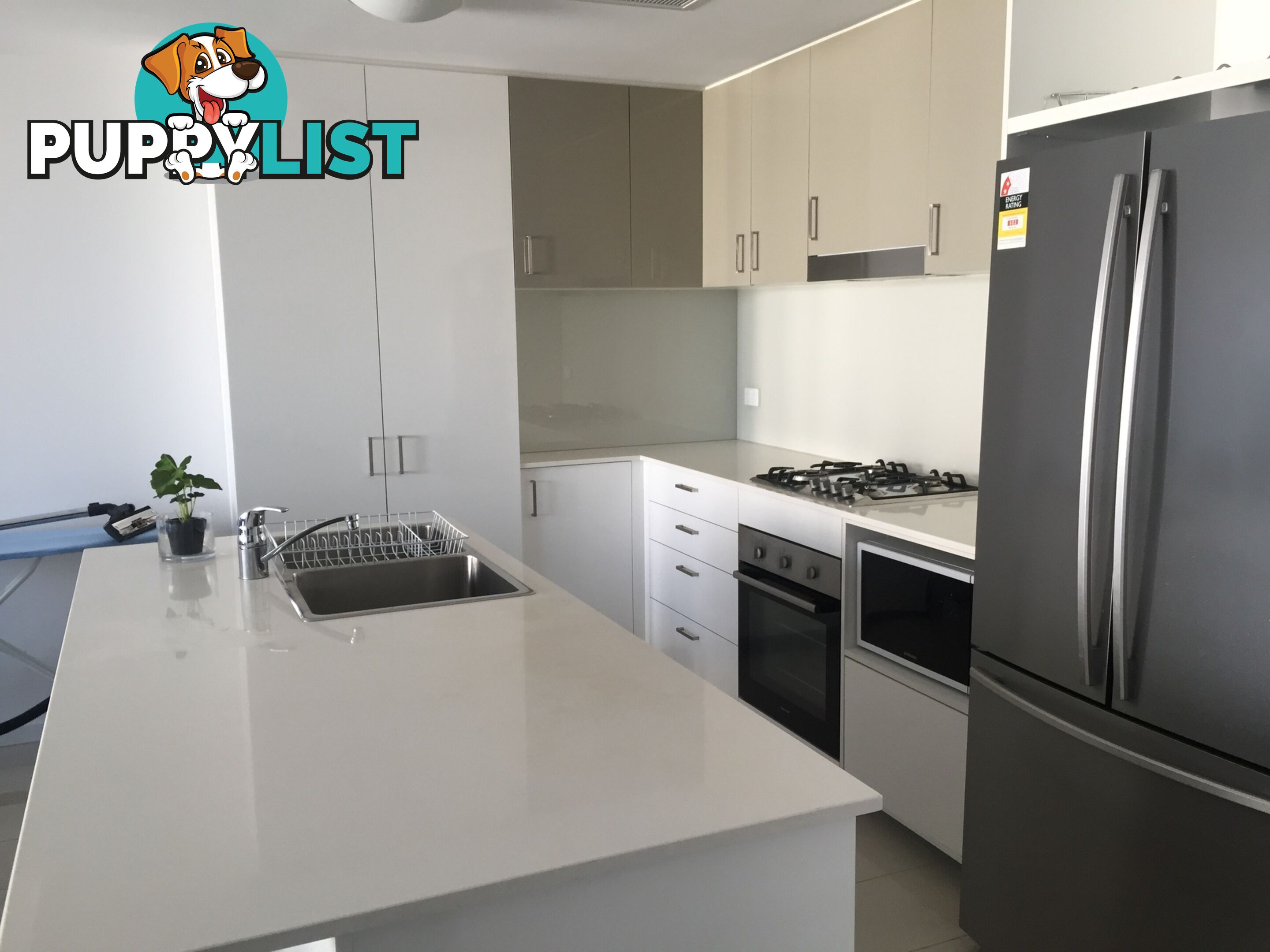 17 BATH STREET LABRADOR QLD 4215