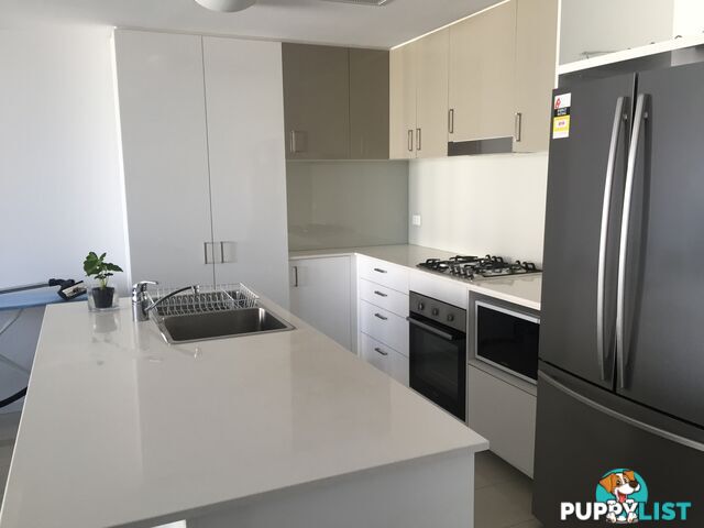 17 BATH STREET LABRADOR QLD 4215