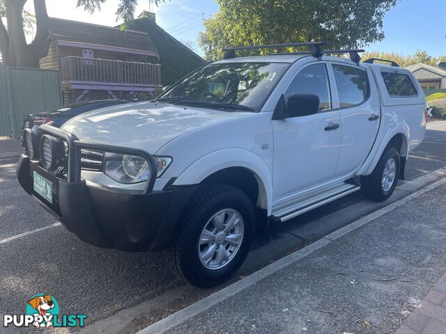 2013 MN Triton GLX, Manual, 2.5 Tdi, dual cab 4x4