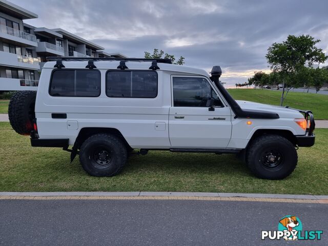 2014 Toyota Landcruiser Wagon Manual