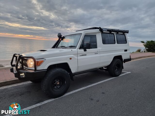 2014 Toyota Landcruiser Wagon Manual