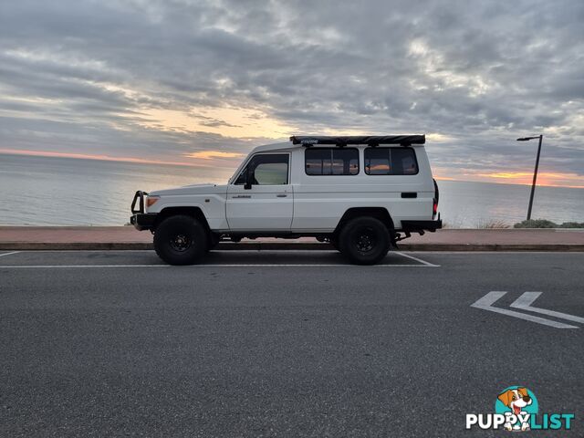 2014 Toyota Landcruiser Wagon Manual