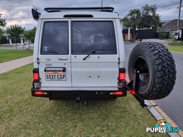 2014 Toyota Landcruiser Wagon Manual