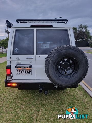 2014 Toyota Landcruiser Wagon Manual