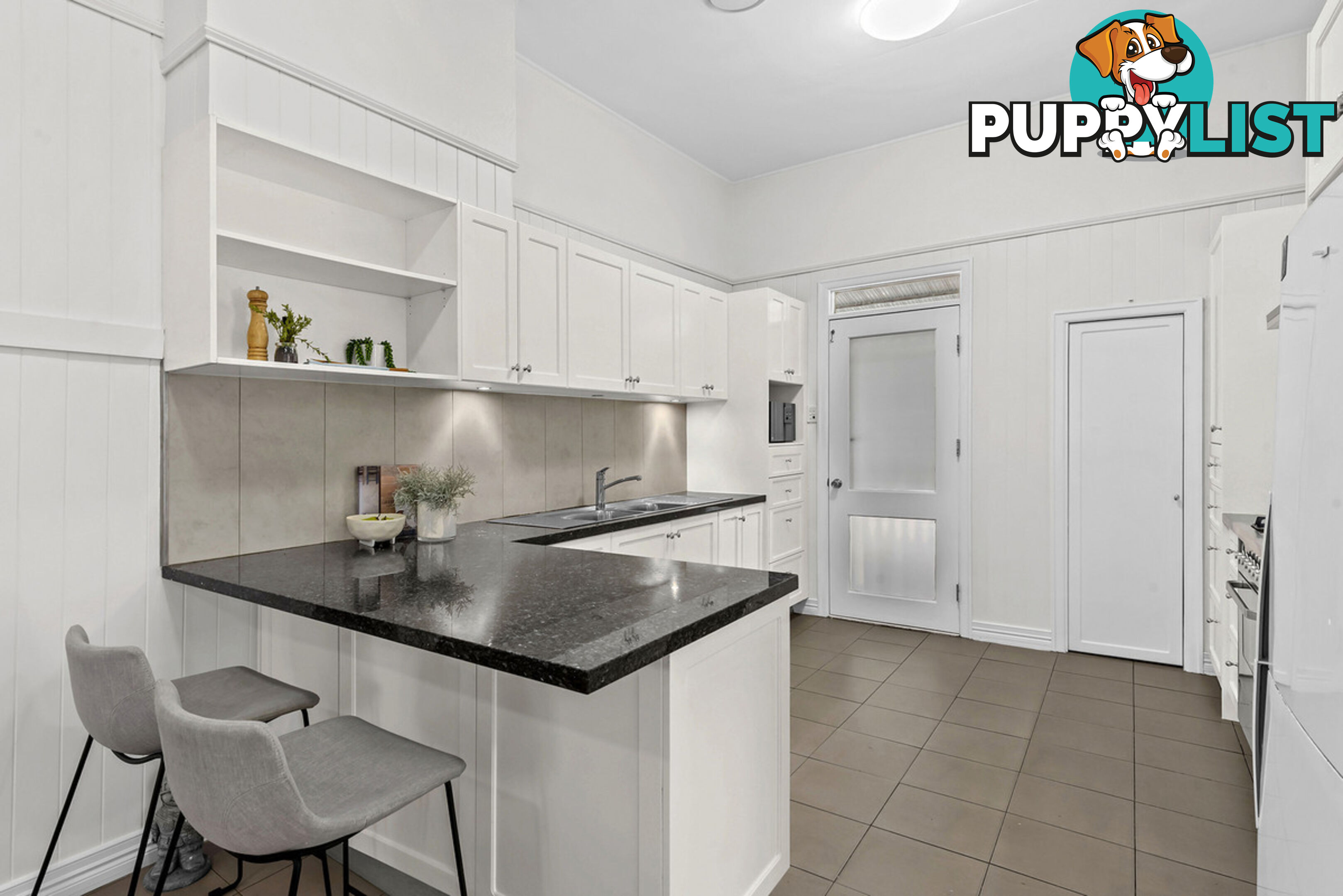 47 Livingstone Street YEERONGPILLY QLD 4105