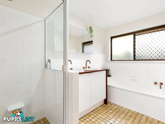149 Samuel Street CAMP HILL QLD 4152
