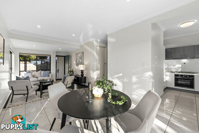2/28 Oakwood Street ANNERLEY QLD 4103