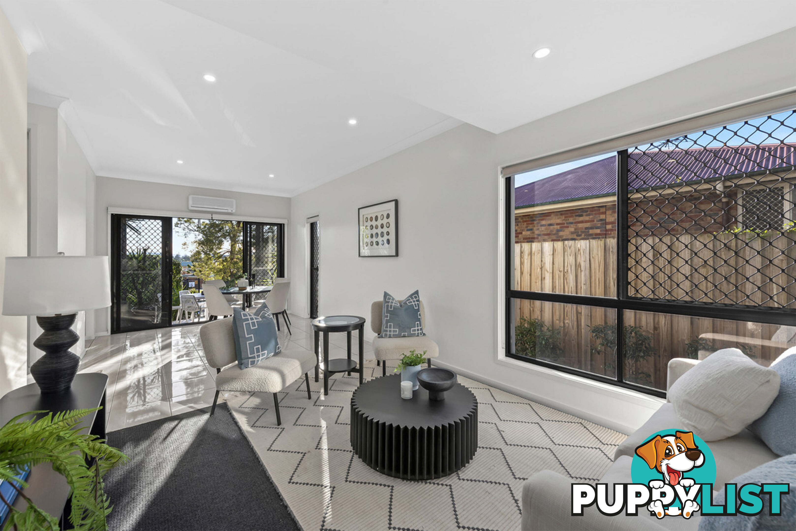 2/28 Oakwood Street ANNERLEY QLD 4103