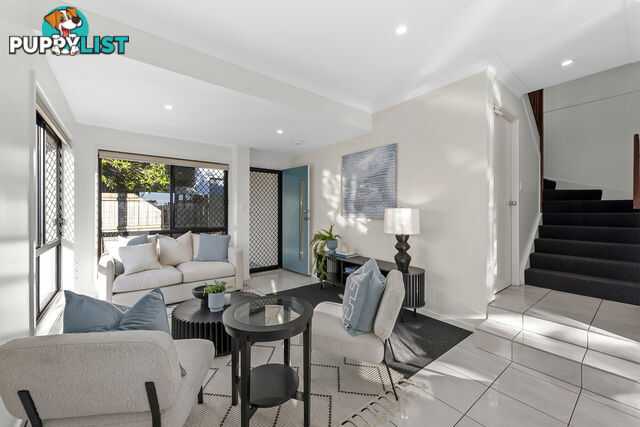 2/28 Oakwood Street ANNERLEY QLD 4103