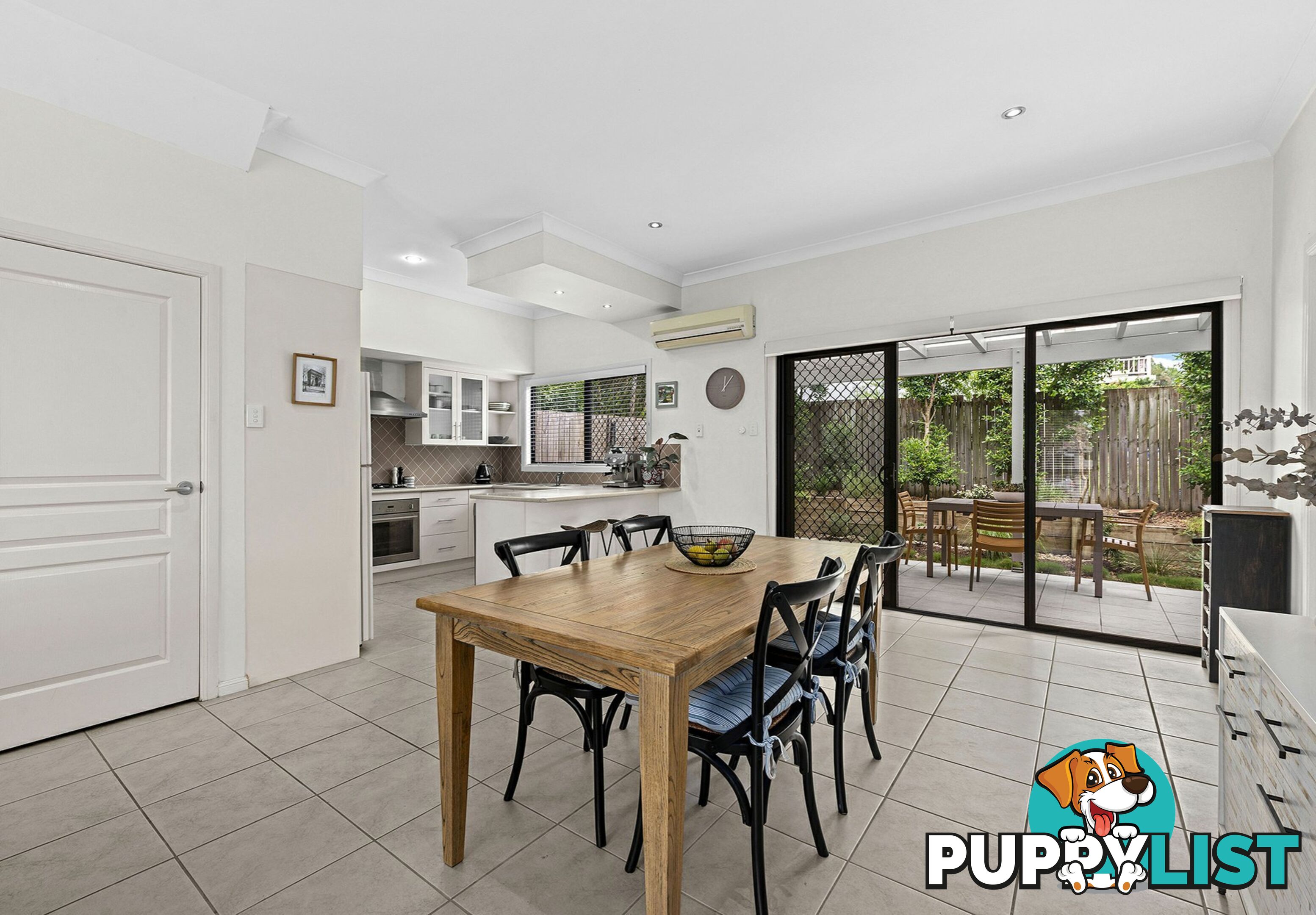 2/110 Waverley Street ANNERLEY QLD 4103