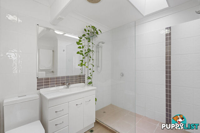 2/156 Fairfield Road FAIRFIELD QLD 4103