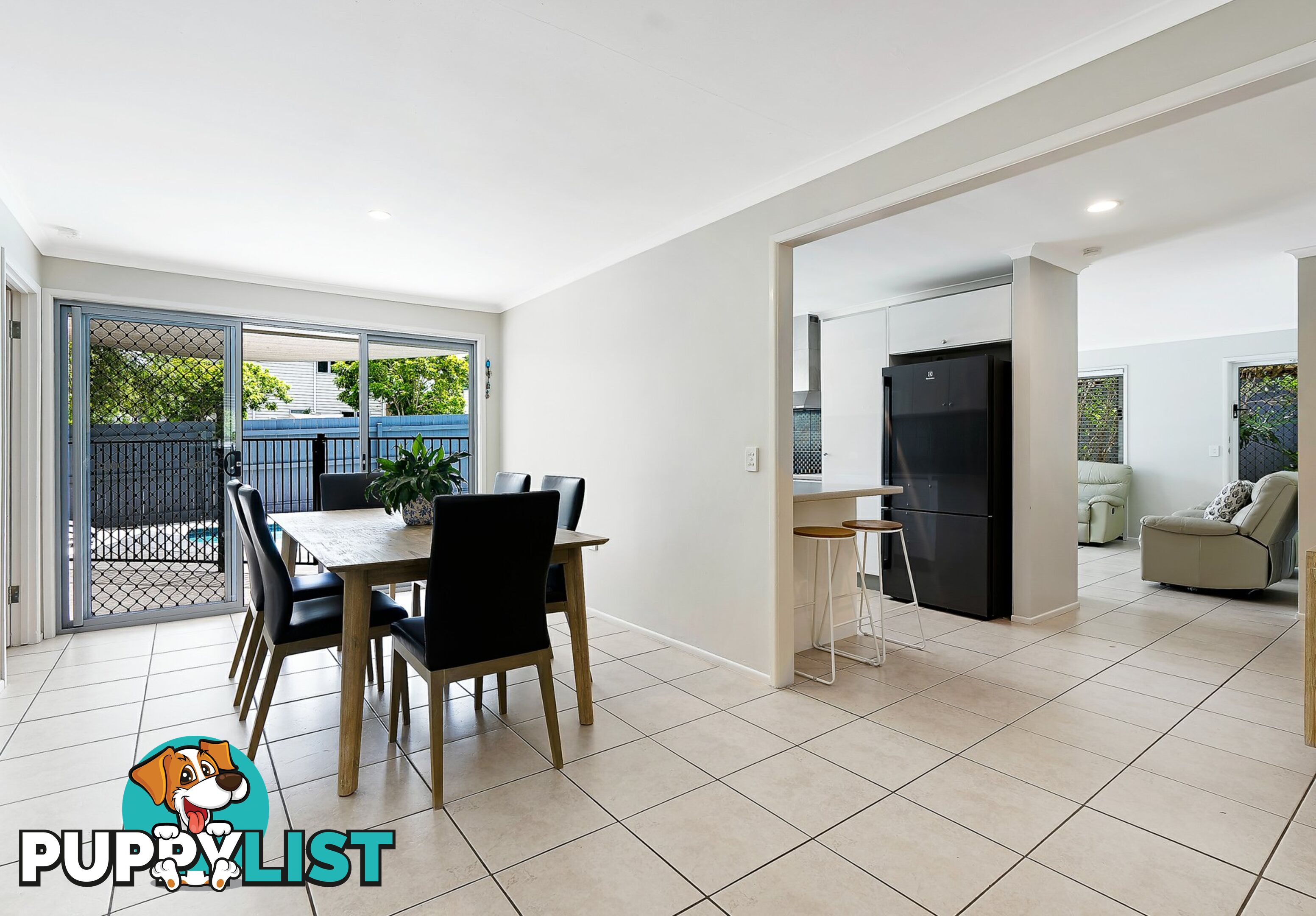 3 Hamel Road HOLLAND PARK WEST QLD 4121