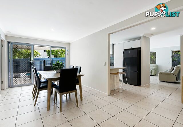 3 Hamel Road HOLLAND PARK WEST QLD 4121