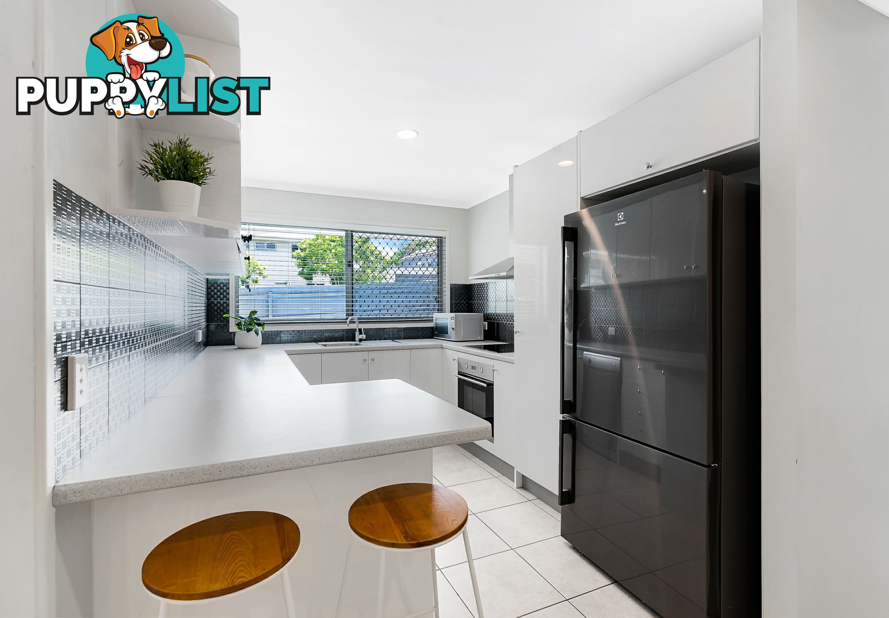 3 Hamel Road HOLLAND PARK WEST QLD 4121