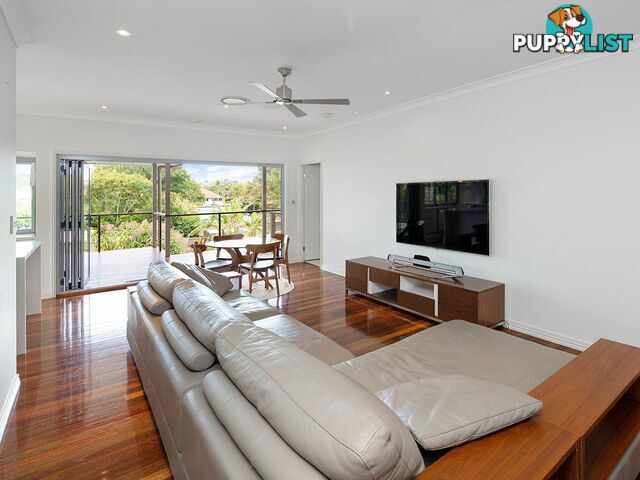 10 Newcastle Street FAIRFIELD QLD 4103