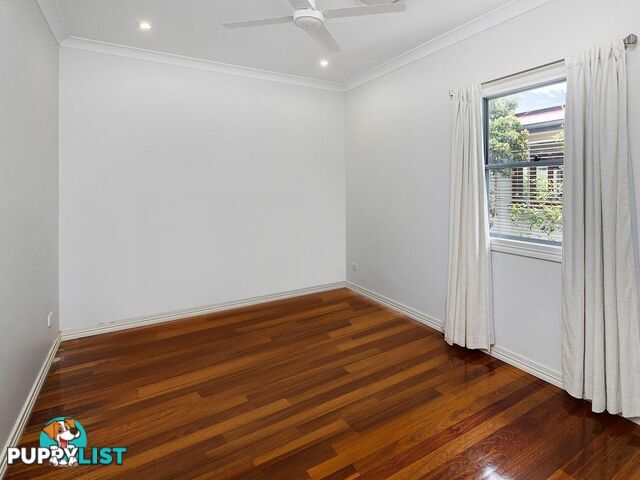 10 Newcastle Street FAIRFIELD QLD 4103