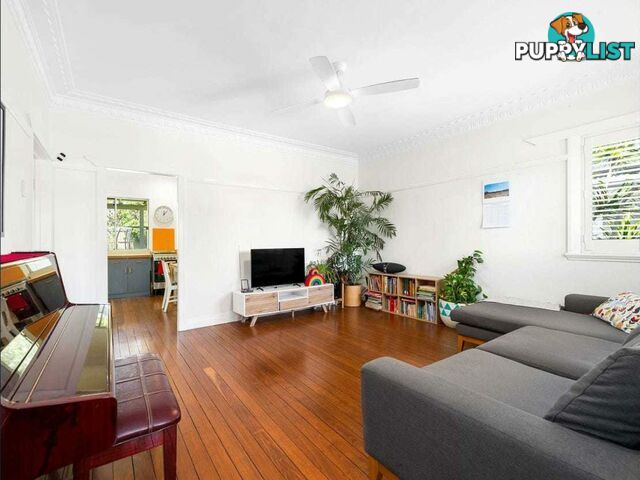 28 Brisbane Corso FAIRFIELD QLD 4103