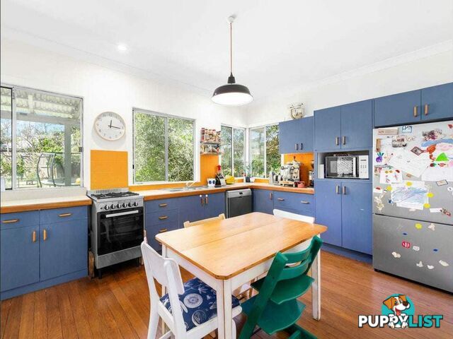 28 Brisbane Corso FAIRFIELD QLD 4103