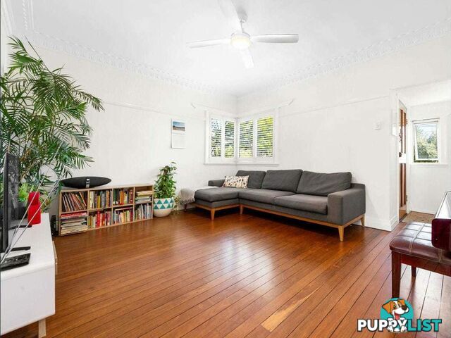 28 Brisbane Corso FAIRFIELD QLD 4103