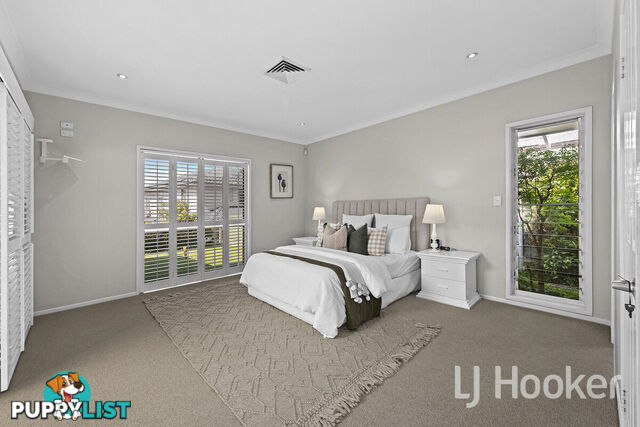 8 Hatherton Crescent CARINDALE QLD 4152