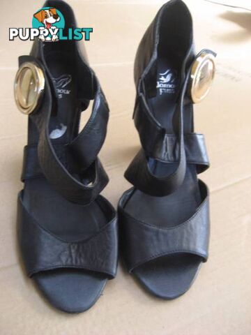 GLAMOUR PUSS women leather black shoes size 8 1/2