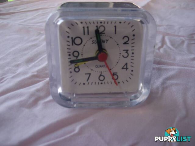 Quartz Desktop Alarm Clock Kids Square Alarm Clock Clear Plastic