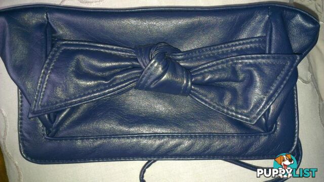 Leather Clutch - Dark blue