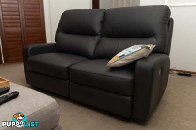 GARSTONE 2.5 SEAT BLACK LEATHER RECLINER SOFA