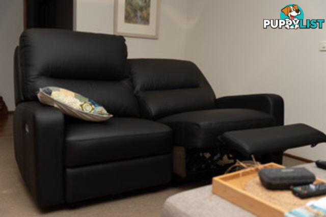 GARSTONE 2.5 SEAT BLACK LEATHER RECLINER SOFA