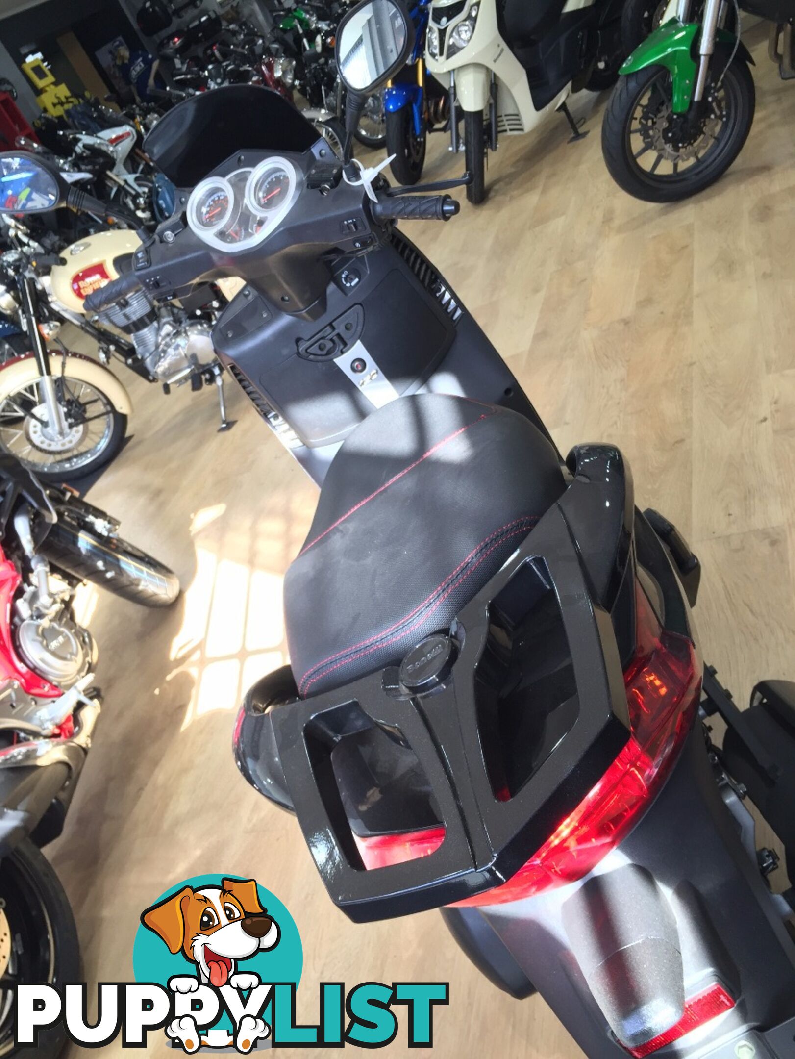 2015 BENELLI CAFFENERO 150CC SCOOTER