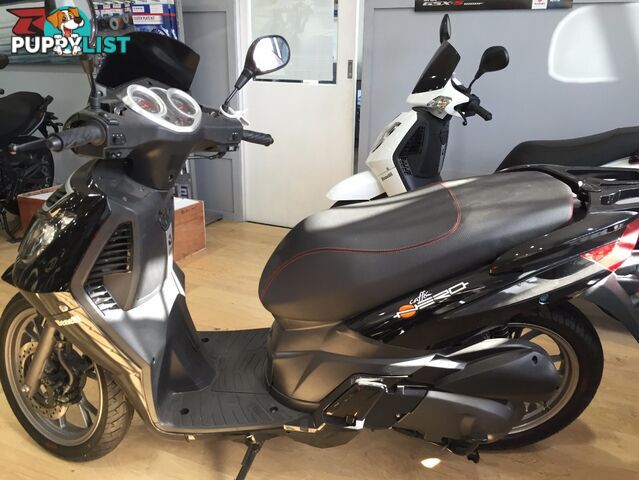 2015 BENELLI CAFFENERO 150CC SCOOTER