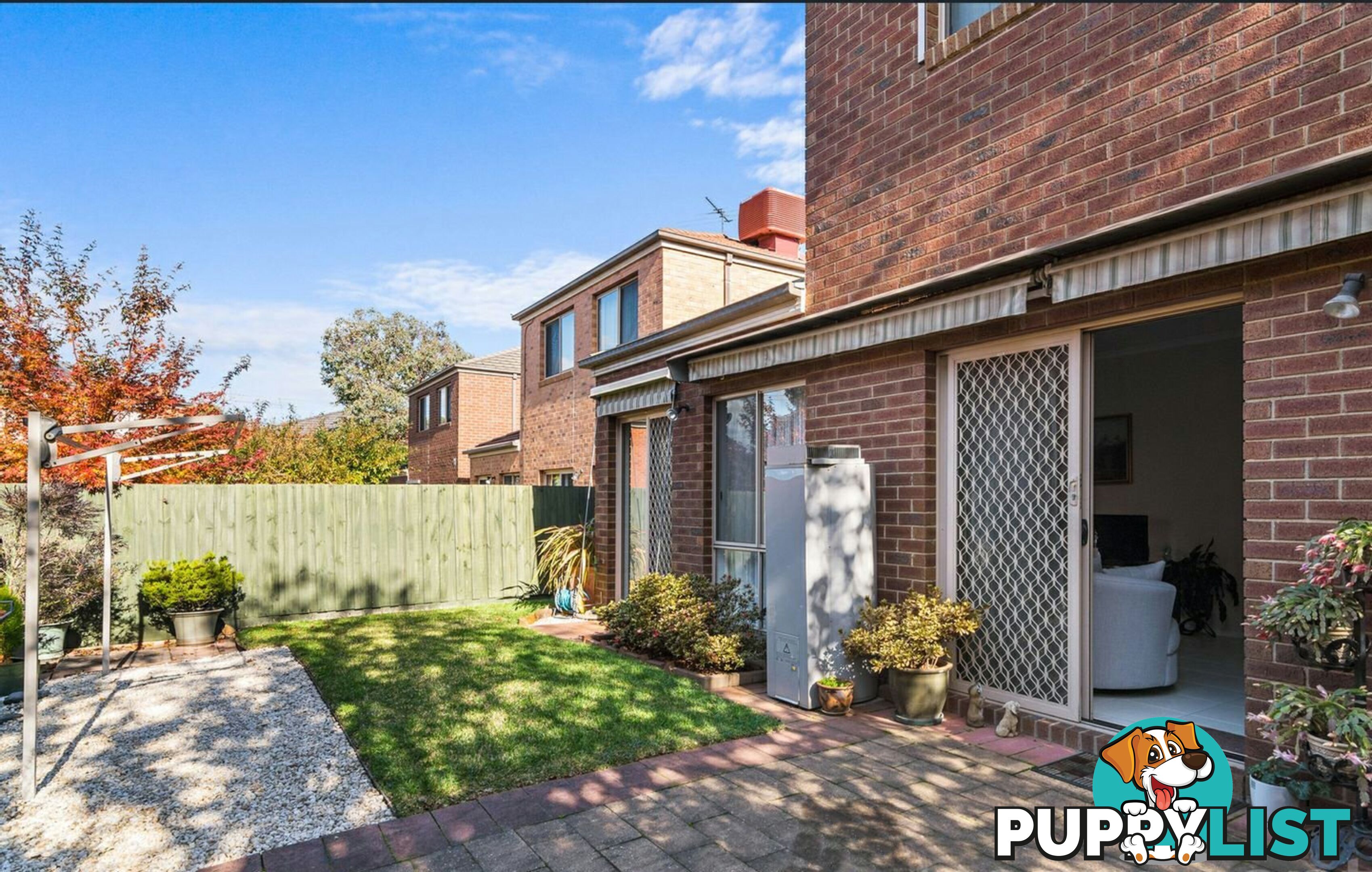 8 Watling Grove FERNTREE GULLY VIC 3156