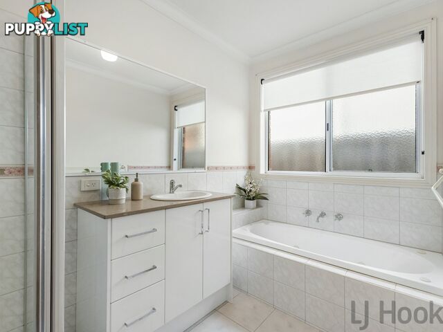 5 Liat Way GREENSBOROUGH VIC 3088