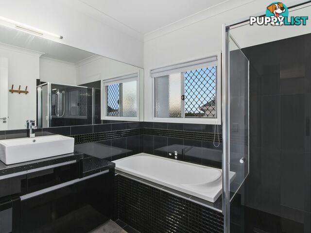 3 Ridgevale Bld HOLMVIEW QLD 4207