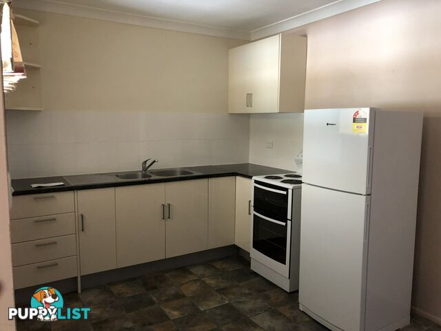 Unit 2/24 Armstrong Street BERSERKER QLD 4701