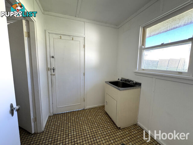42 Gilchrist Street INVERELL NSW 2360