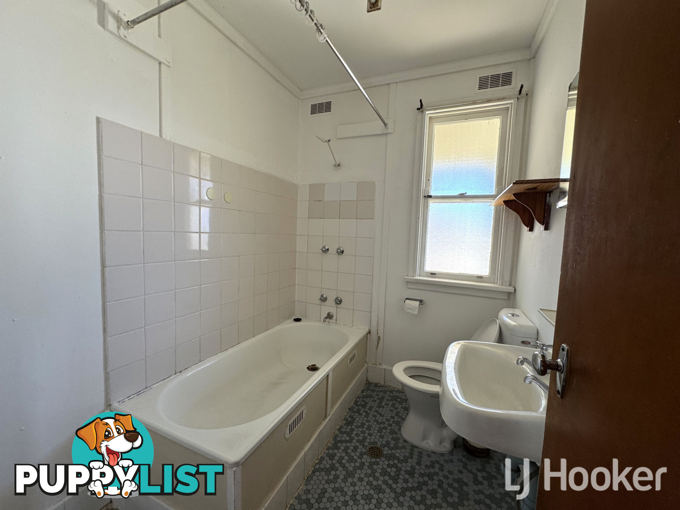 42 Gilchrist Street INVERELL NSW 2360