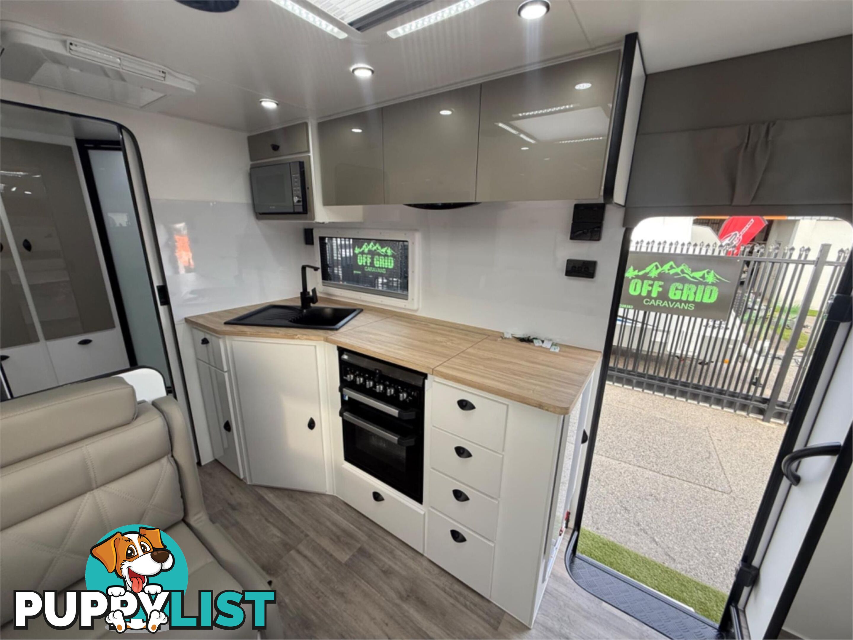 2025 SILVER VALLEY CARAVANS BUCKLAND 21'6'' DUAL AXLE SEMI OFF ROAD