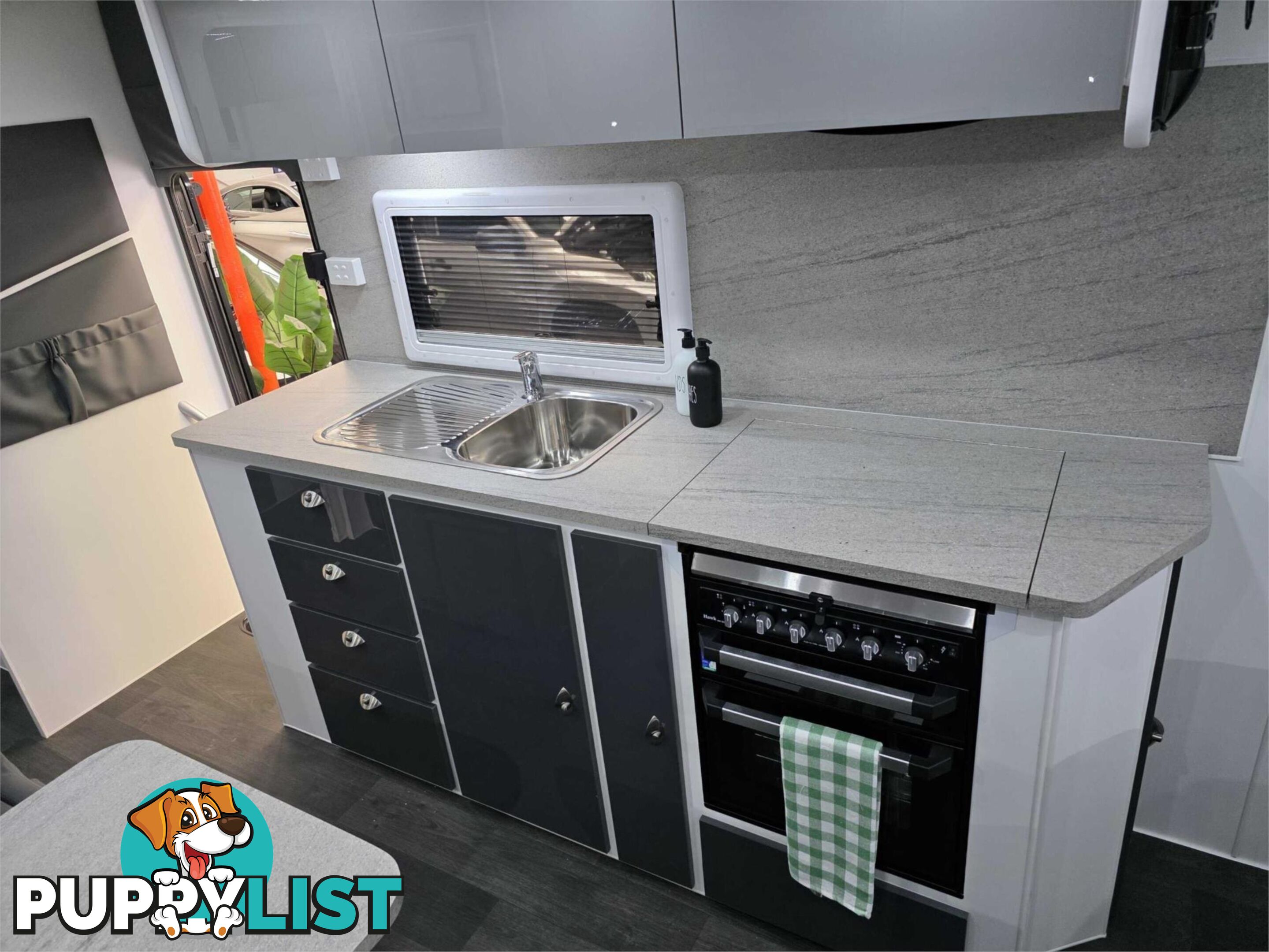 2025 SILVER VALLEY CARAVANS BAROSSA 20'6'' TANDEM AXLE TOURER