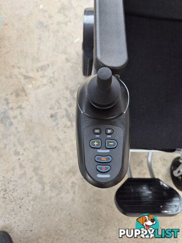 Electric wheelchair