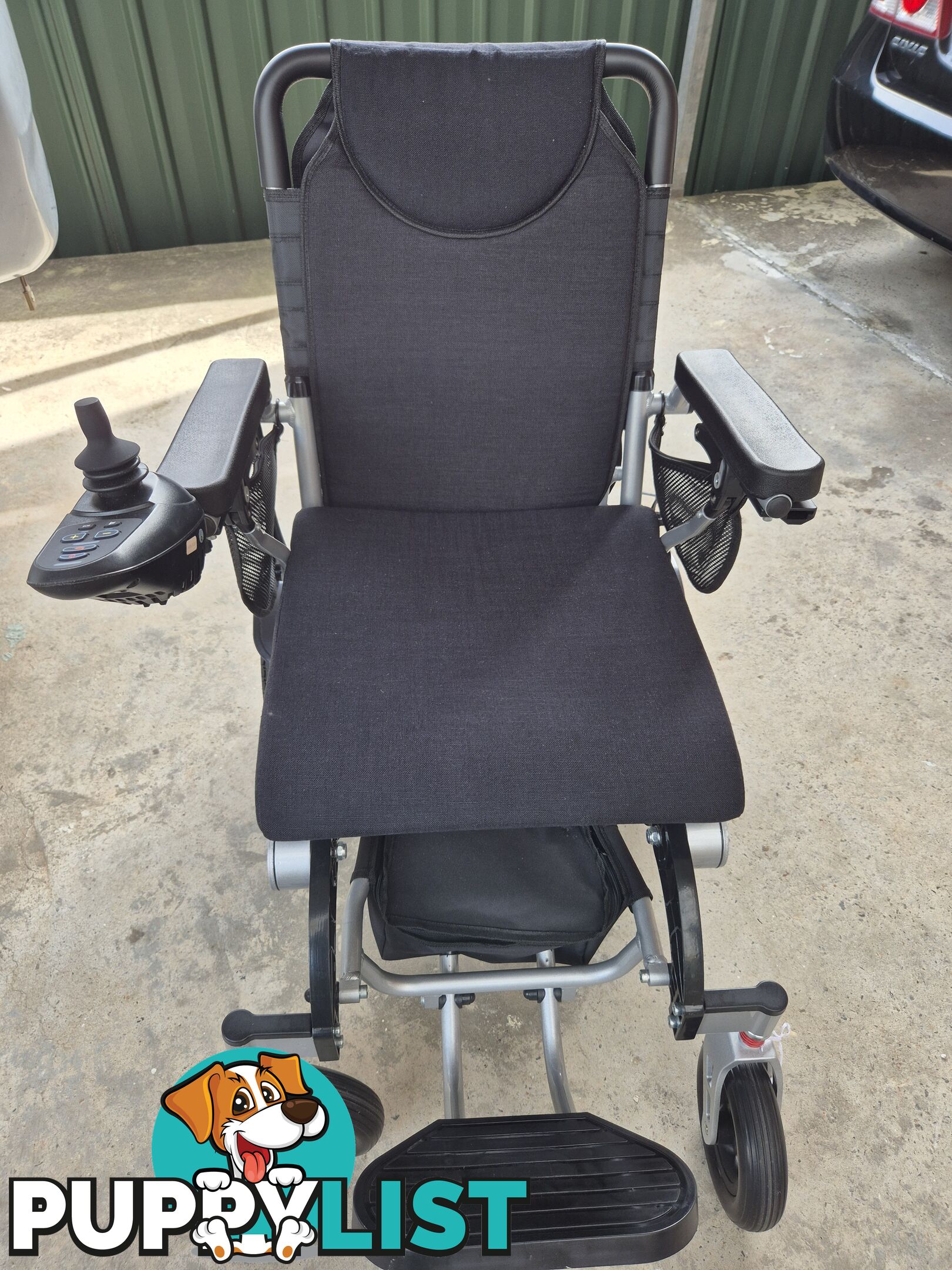 Electric wheelchair