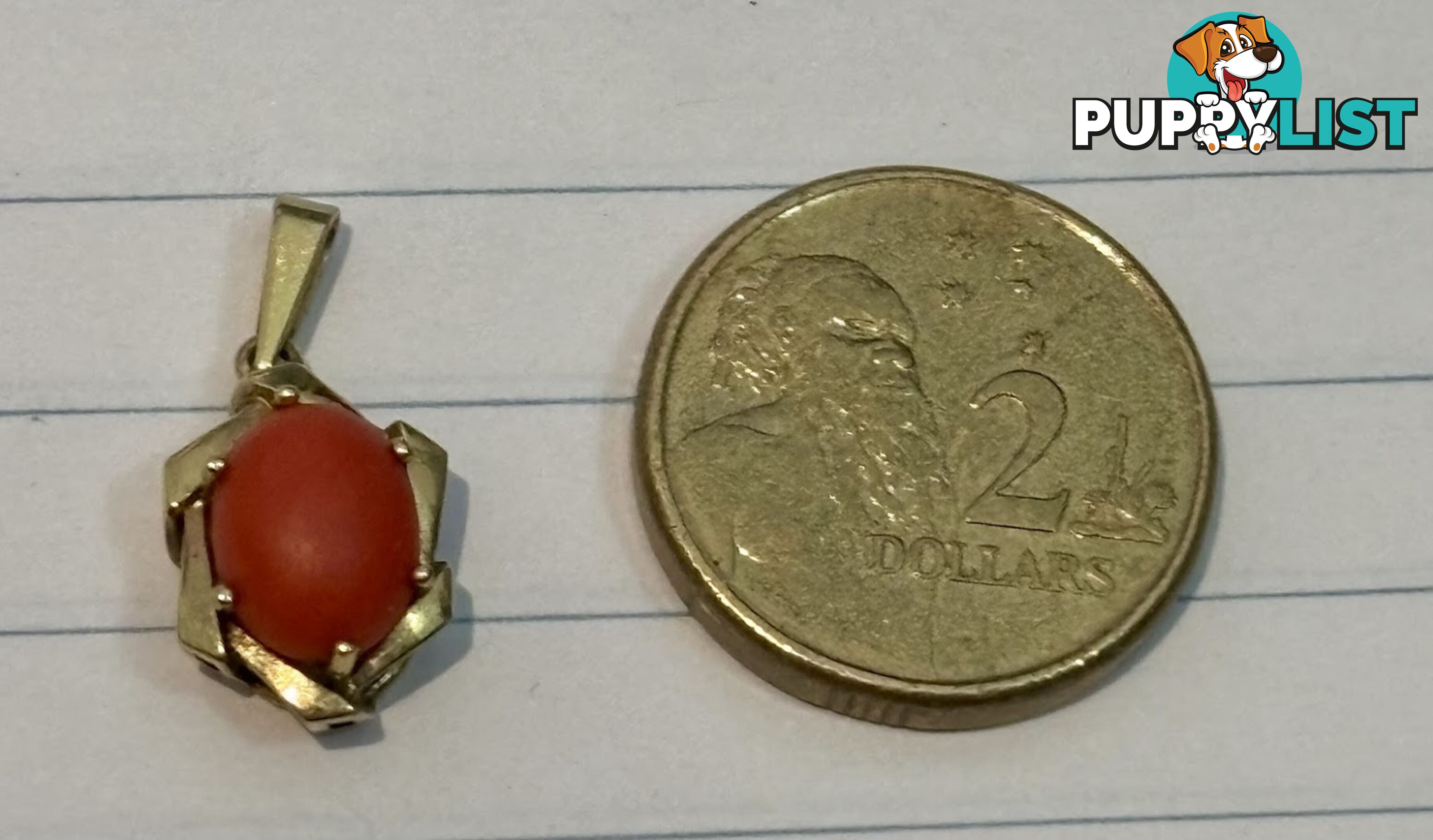 Genuine 1960 vintage 9 ct hallmarked yellow gold red or blood coral pendant, ex cond. Made in Italy.