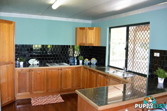 44 Cumming Parade POINT LOOKOUT QLD 4183