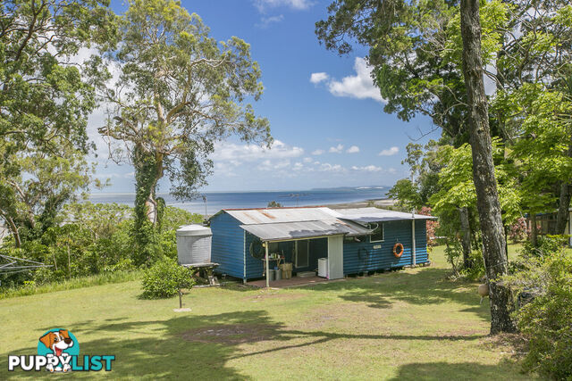 197 Dickson Way NORTH STRADBROKE ISLAND QLD 4183